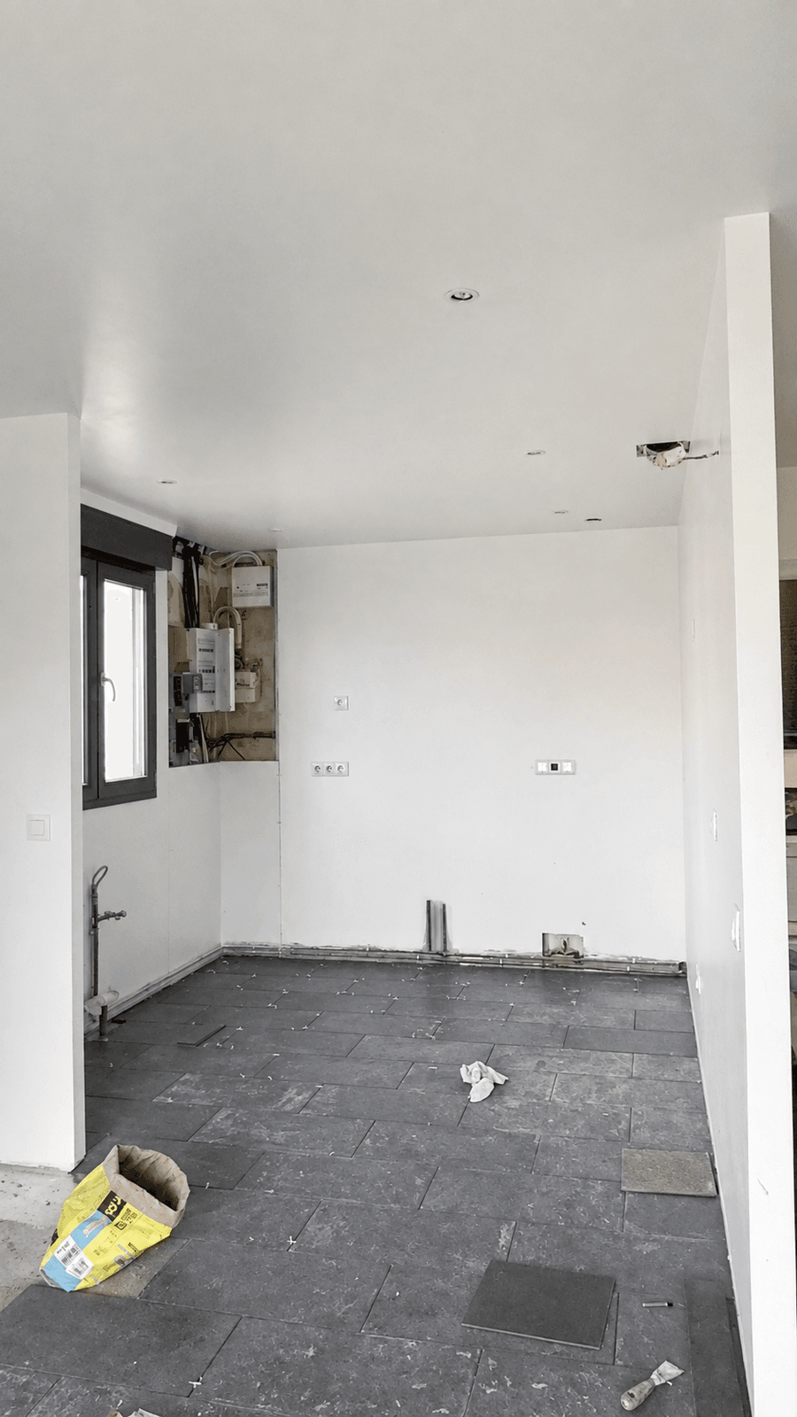 Cuisine fuchsia sur mesure — avant