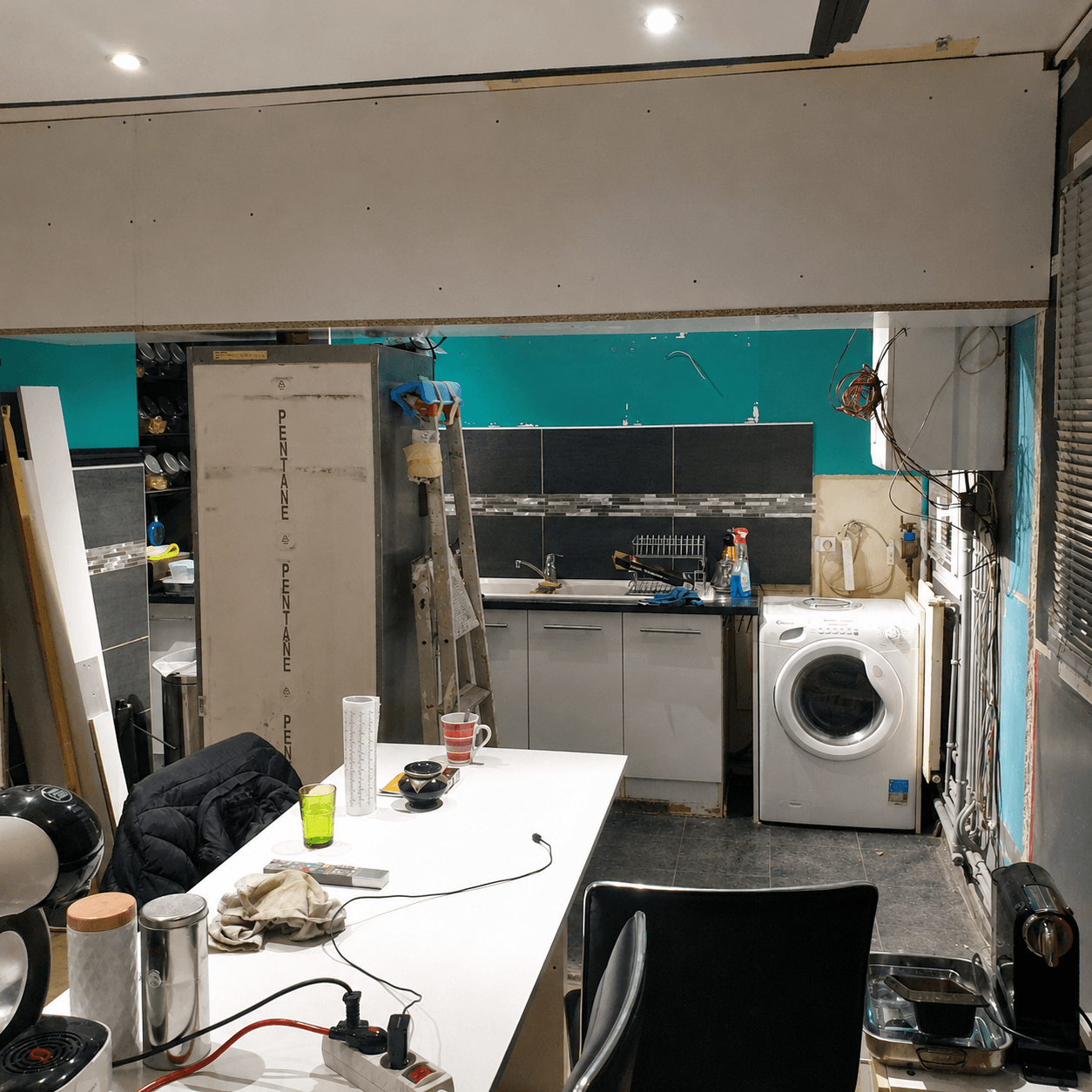 Cuisine ouverte sur séjour — avant